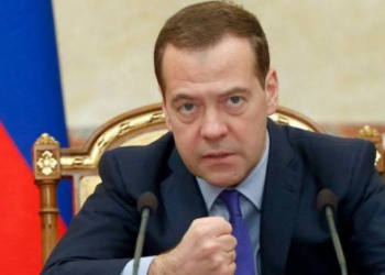 Medvedev Makronun ittihamlarına cavab verdi