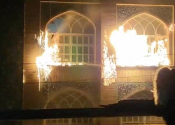 Tehran yaxınlığında Xomeyninin Ev Muzeyi yandırılıb - Video