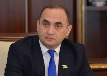 Millət vəkili: “Nazirliklər deputatların rəsmi müraciətlərinə cavab vermir”