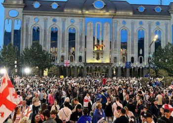 Gürcüstan parlamentində qalmaqallı layihənin son müzakirəsi: Paytaxtda yürüş başladı 
