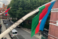 Azərbaycanın Londondakı səfirliyinin önündə üçrəngli bayrağımız dalğalanır - Video