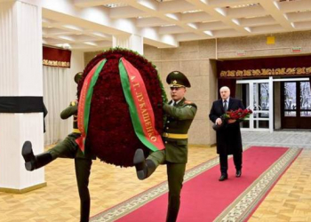 Lukaşenko Belarusun xarici işlər naziri Makeylə vidalaşıb