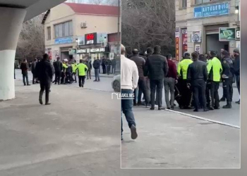Bakıda maşınları əzərək qaçmaq istəyən sürücü polis tərəfindən yaxalandı - Anbaan video