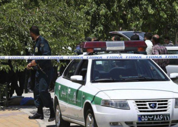 İranda polis maşınlarına hücum: Ölən və yaralananlar var